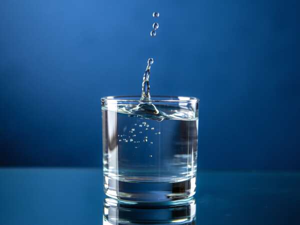 Idratazione in estate: 5 falsi miti da smentire subito!