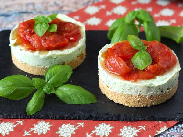 La cheesecake salata estiva che mette tutti d'accordo