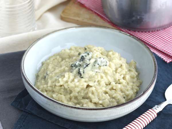 Risotto con Roquefort ultra-cremoso: la ricetta da provare per assaporare settembre come non mai!