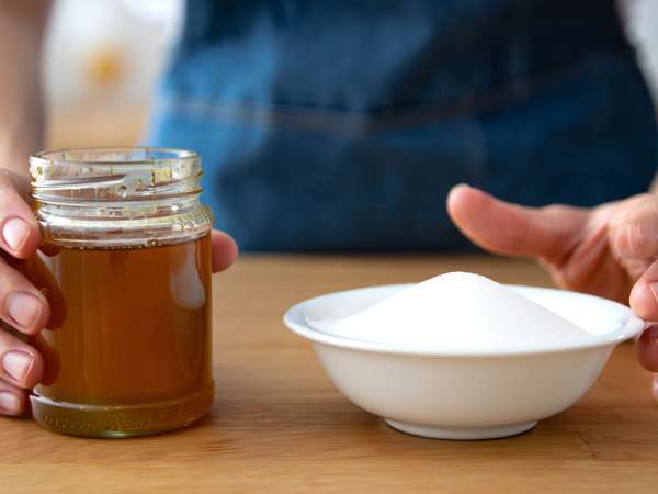 Il miele è sempre meglio dello zucchero? Non proprio: verità e miti a confronto