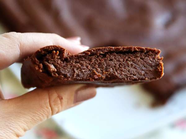 Il trucco è la zucca (ma non solo): torta al cioccolato morbidissima, senza burro e senza glutine