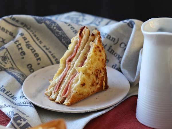 Rientro dalle vacanze? Questo croque-monsieur in friggitrice ad aria è pronto in 20 minuti