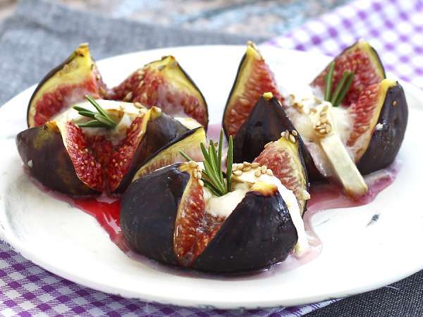 A settembre, fichi al forno con formaggio di capra e miele