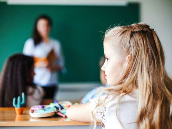 La merenda che mantiene i bambini calmi a scuola richiede solo 2 ingredienti comuni