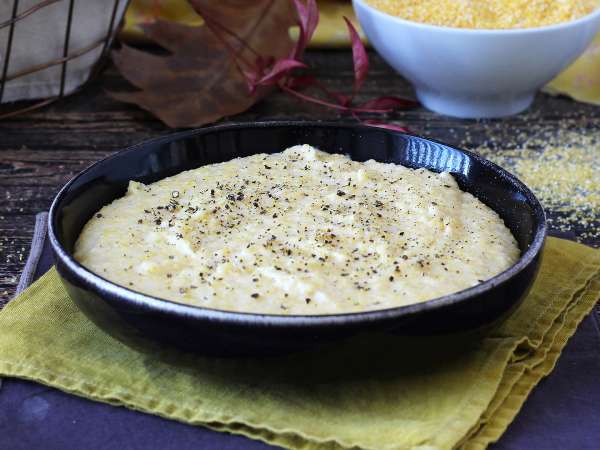 Il segreto della polenta cremosa perfetta? Non è solo acqua, ma un ingrediente speciale!
