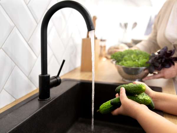 Ogni giorno cucini con il calcare… e non immagini cosa succede ai tuoi cibi!