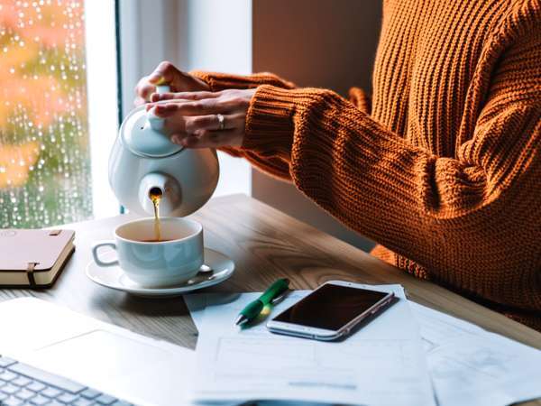 Pensate ad idratarvi con il freddo... ma il tè è davvero un sostituto dell'acqua?