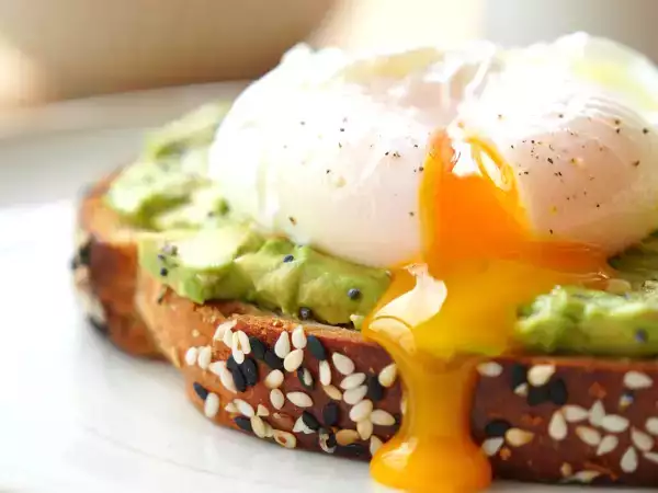 La tecnica semplice per uova in camicia perfette