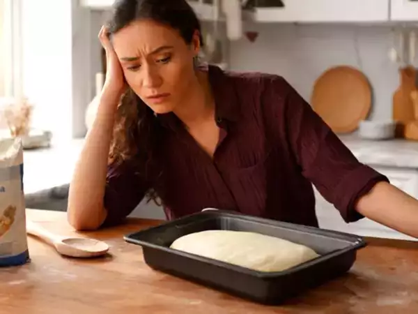 Pane che non lievita in inverno? Ecco perché succede e i 5 trucchi che salvano l’impasto
