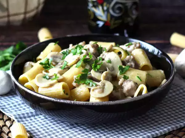 Pasta cremosa funghi e salsiccia: il segreto per farla vellutata (e il trucco per non farla asciugare)