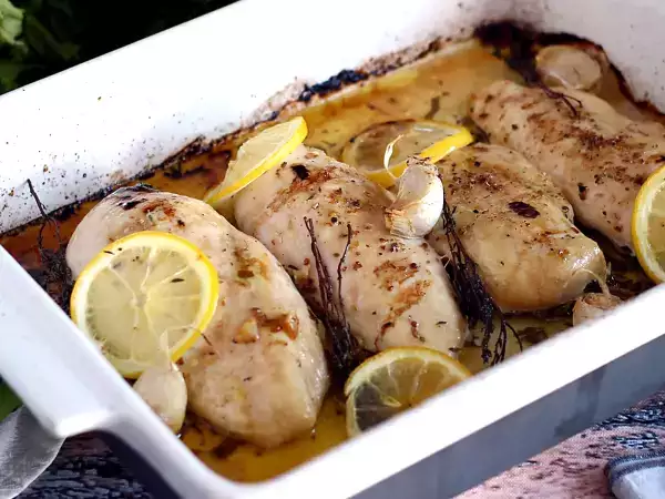 8 piatti salati dove il limone è protagonista assoluto (non solo una spruzzata finale)