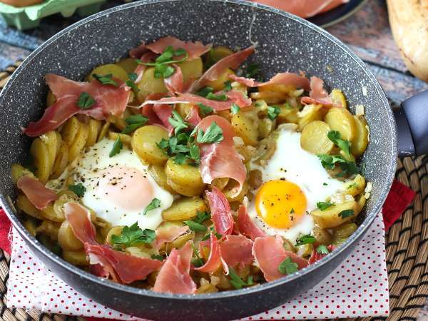 Addio al forno: 13 ricette in padella facili e veloci che ti fanno cucinare con meno sforzo