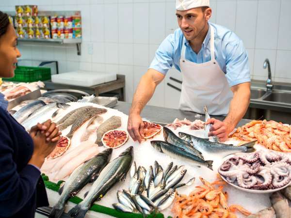 Più nutriente del salmone e molto più economico: il pesce dimenticato che fa bene alla salute