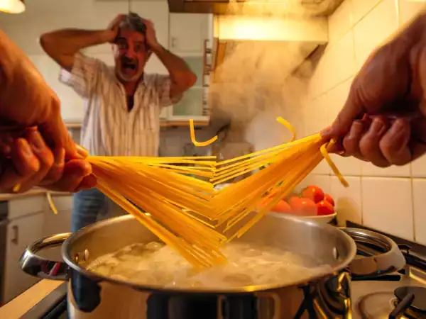 Perché in Italia la pasta non si spezza (e all’estero continuano a non capirlo davvero)