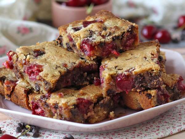 10 torte primaverili soffici e profumate che trasformano ogni merenda in un momento speciale