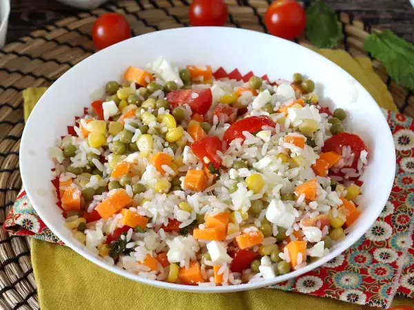 Trasforma gli avanzi in insalate irresistibili e sane: le idee che cambiano il tuo modo di cucinare