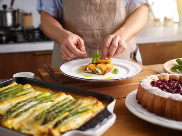 Menu del giorno, 3 maggio: un antipasto croccante, un primo piatto primaverile e un dolce irresistibile