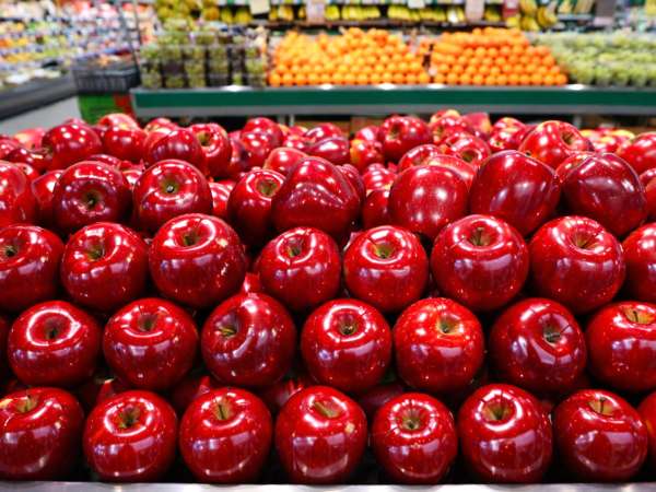 Vi fidate delle mele lucide del supermercato? C’è qualcosa che pochi conoscono davvero.