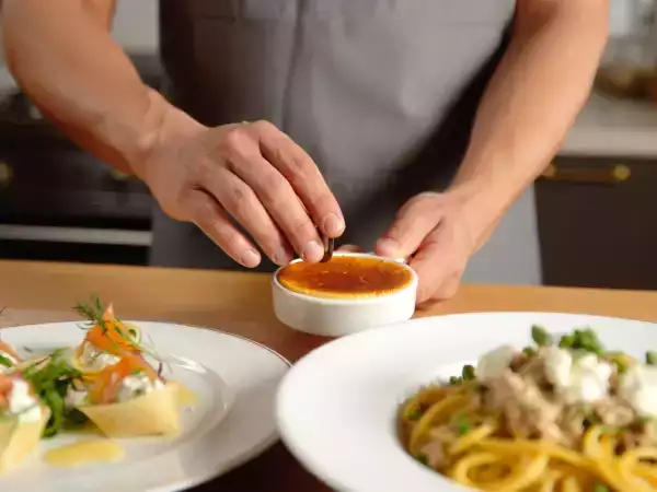 Menu del giorno, 15 maggio: antipasto sfizioso, primo veloce e dolce irresistibile