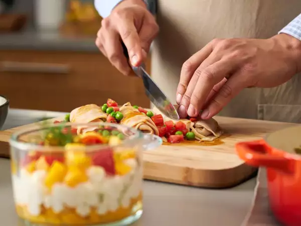 Menu del giorno, 16 maggio: un viaggio di sapori con antipasto, secondo e dessert