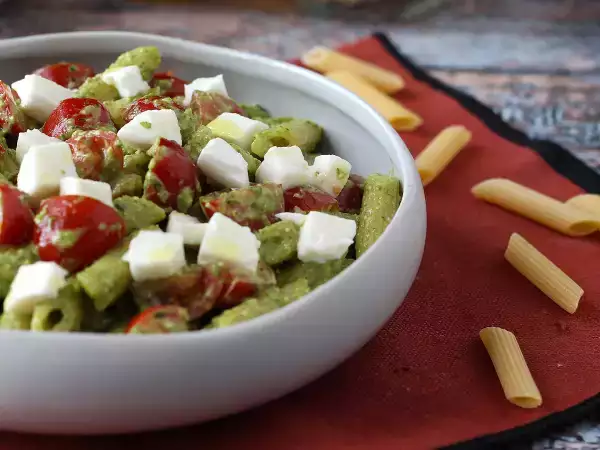 Hai mai notato che queste 6 ricette di pasta fredda hanno una cosa in comune: spariscono in un attimo?