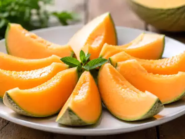 Al supermercato: 5 indizi per riconoscere il melone perfetto e non sbagliare mai l'acquisto