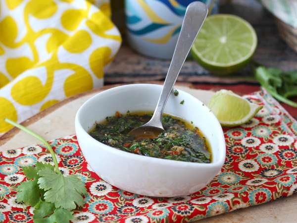 Chimichurri perfetto per le grigliate: ingredienti essenziali e tre consigli pratici per prepararlo