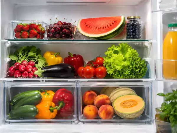 Frigo o all'aperto? Dove conservare frutta e verdura estiva per farle restare fresche più a lungo