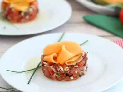 Tartare di pomodori, prosciutto crudo e melone: la ricetta ideale per l'estate!