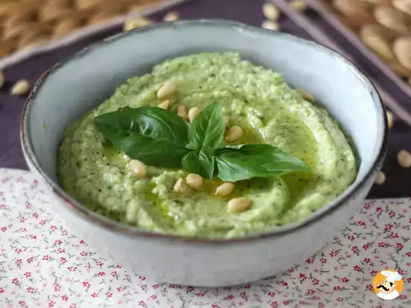 Il pesto di zucchine, la salsa estiva che salva la pasta: idee e abbinamenti per ogni piatto