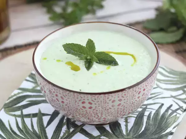 12 zuppe fredde e vellutate estive da portare in tavola quando il caldo toglie appetito