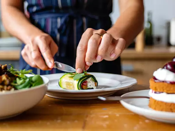 Menu del giorno, 16 luglio: antipasto fresco, piatto principale vegetariano e dolce goloso