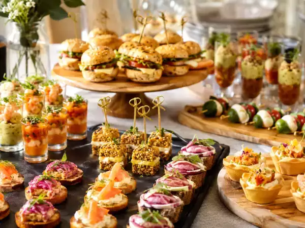 28 ricette mini per un buffet casalingo: come creare un aperitivo elegante e da catering, passo passo