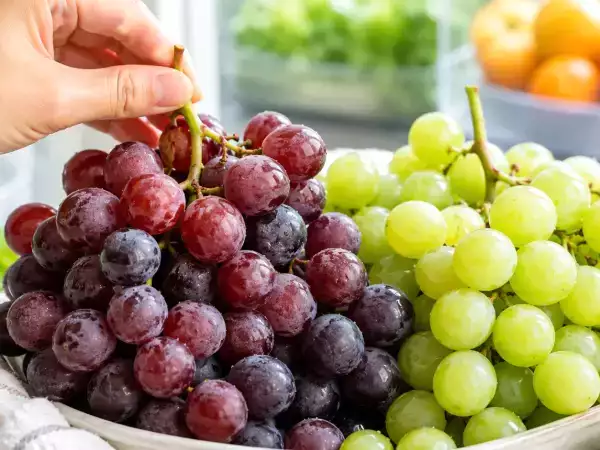 Scegliere l'uva da tavola dolce e farla durare: il semplice trucco per conservarla in casa