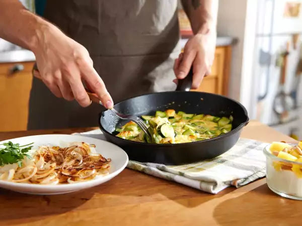 Menu vegetariano, 11 agosto: sapori freschi e leggeri con seitan, zucchine e ananas