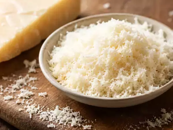 Cosa leggere sulle etichette per scegliere parmigiano grattugiato al supermercato senza errori