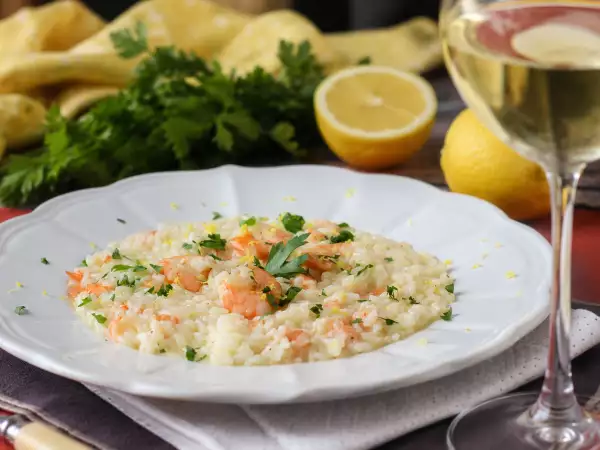 Scopri i vini bianchi ideali per il risotto ai gamberi: consigli per esaltare ogni boccone