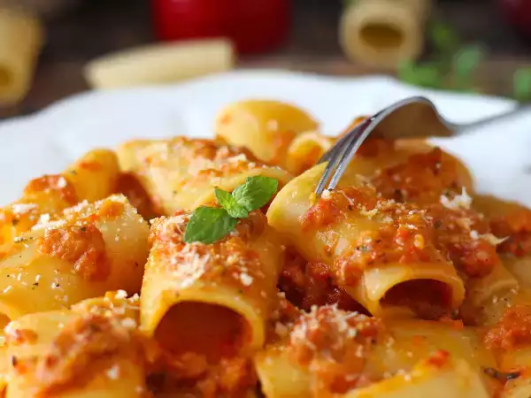 Il piccolo gesto che rivoluziona la pasta con peperoni: prova questo trucco e la rifarai ogni volta