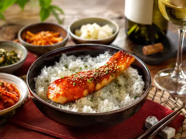 Cucina coreana e vino: 5 abbinamenti semplici da provare per esaltare ogni ricetta subito a casa