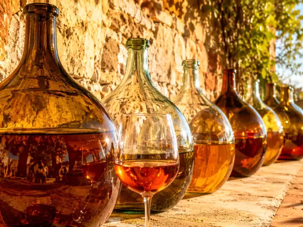 Il vino che invecchia al sole: il Rancio e il fascino del tempo nel bicchiere