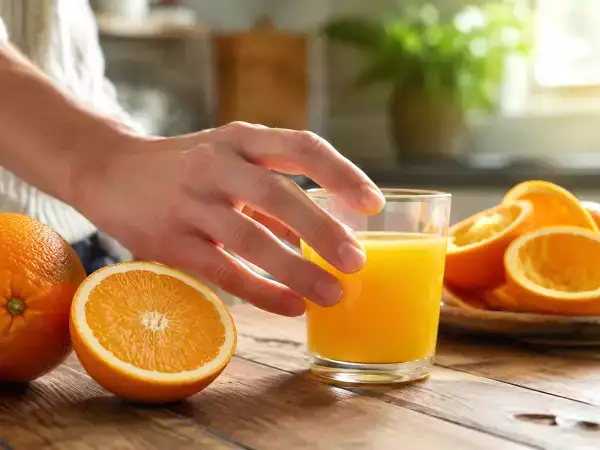 Bevi un succo invece della frutta? Scopri l'errore più comune che molti fanno e come evitarlo