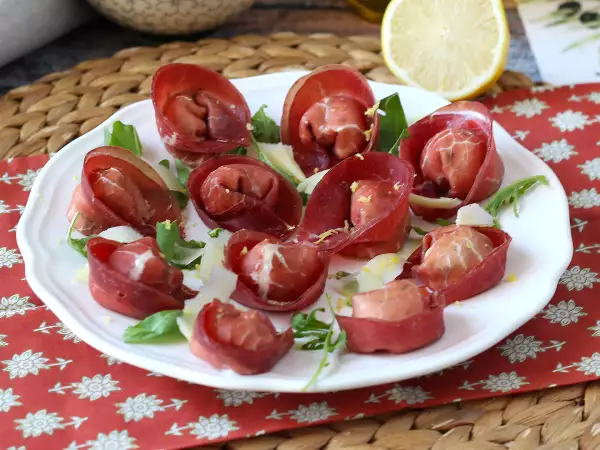 Tre ricette facili e veloci con la bresaola: idee gustose per pranzi e cene quando hai poco tempo
