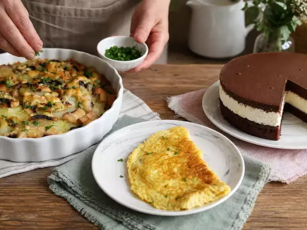 Menu del giorno, 26 settembre: tortino di patate e funghi, omelette al formaggio e torta bounty