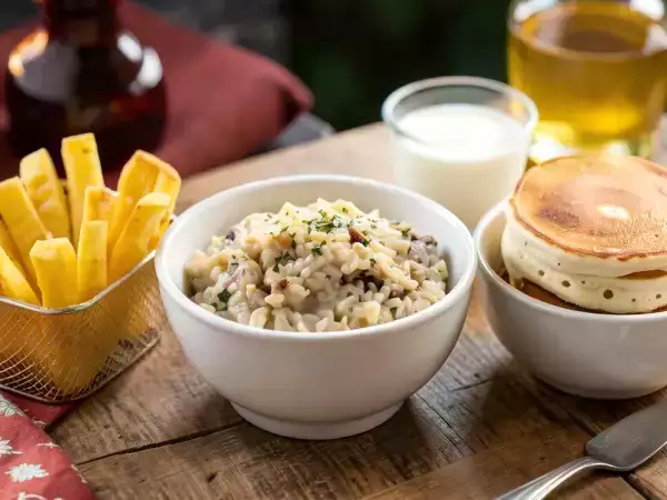 Menu vegetariano, 7 ottobre: stick di polenta croccanti e risotto ai funghi porcini