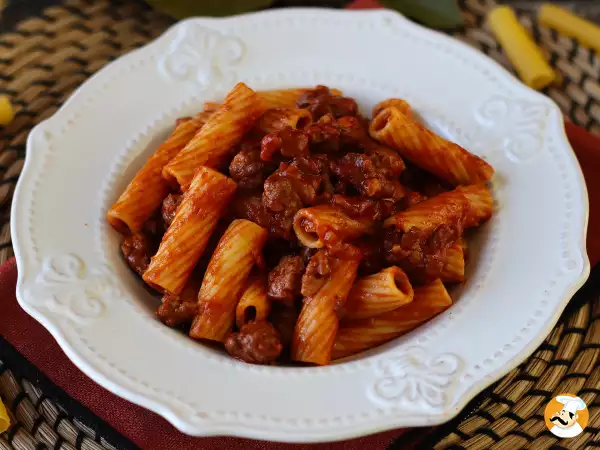 5 primi piatti con la salsiccia per un pranzo della domenica davvero speciale: idee facili, golose e super saporite da portare in tavola