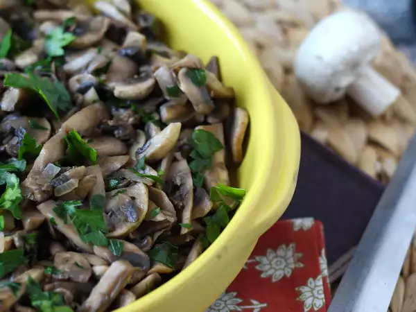 Funghi in padella, quando aggiungere il sale durante la cottura? Il momento giusto per esaltarne il sapore e ottenere un risultato davvero gustoso