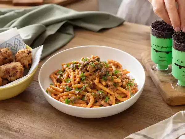 Menu del giorno, 22 ottobre: sgonfiotti alla mortadella, boscaiola cremosa e bicchierini Frankenstein