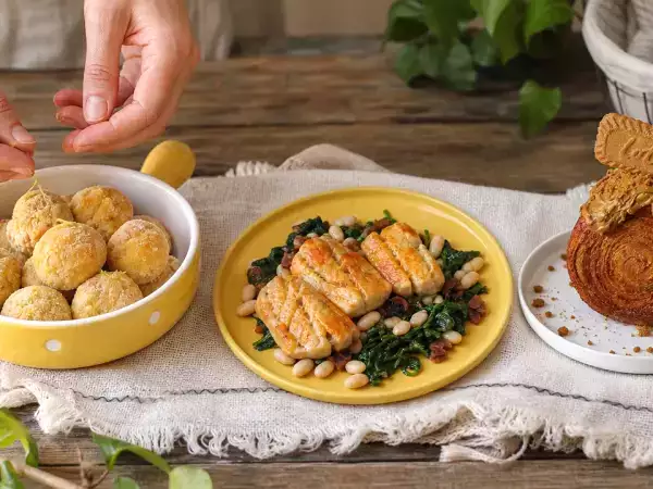 Menù del giorno, 18 ottobre: polpettine di zucca al limone, merluzzo al chorizo e New York roll speculoos