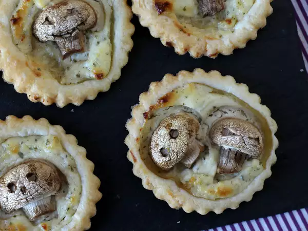 Tartellette ai funghi per Halloween, l’aperitivo facile che fa subito festa