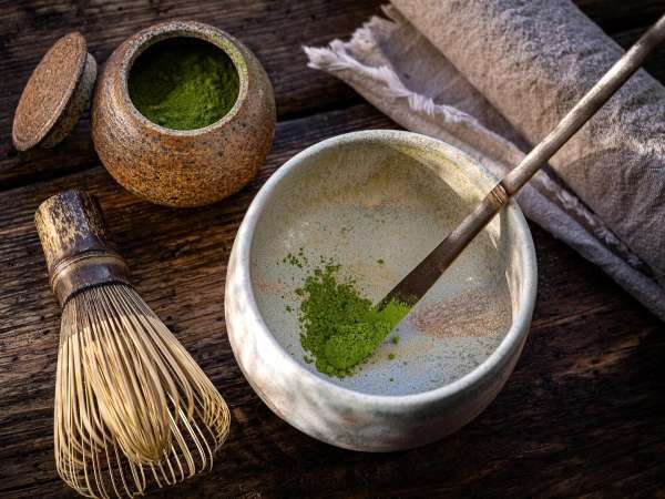 Il matcha latte è amaro o granuloso? Tre passaggi per ottenere una consistenza cremosa